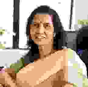 Dr Suniti Solomon